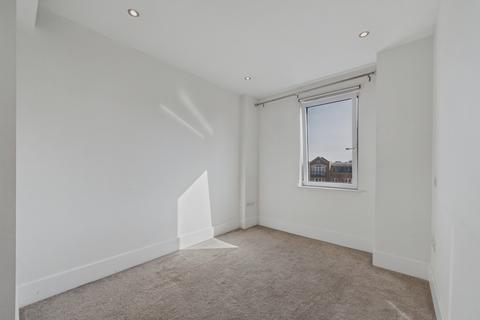 2 bedroom flat for sale, Brewhouse Lane, London