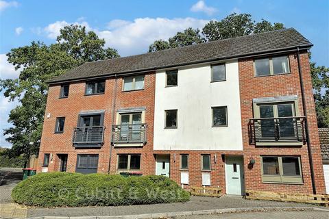 4 bedroom townhouse for sale, Delrogue Road, Crawley RH11