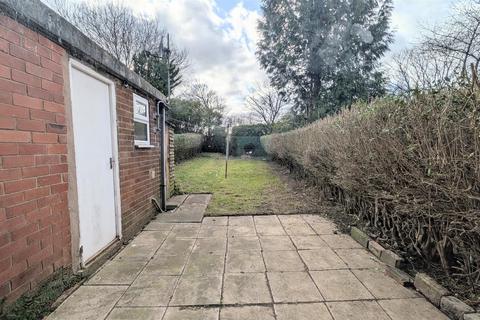 2 bedroom property to rent, Ouzelwell Lane, Dewsbury