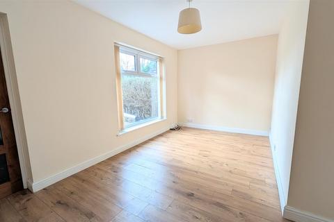 2 bedroom property to rent, Ouzelwell Lane, Dewsbury