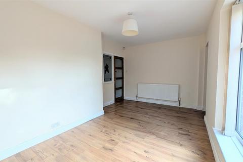 2 bedroom property to rent, Ouzelwell Lane, Dewsbury