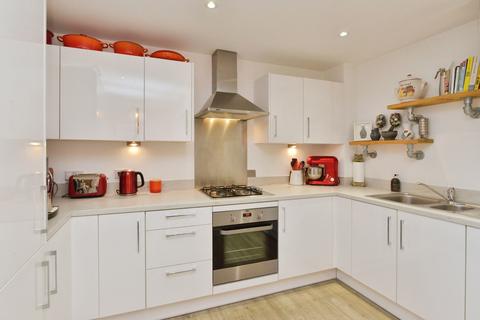 2 bedroom flat for sale, Barrosa Way, Whitehouse, Milton Keynes, Buckinghamshire, MK8