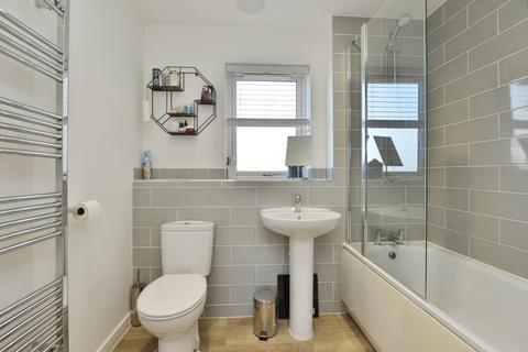 2 bedroom flat for sale, Barrosa Way, Whitehouse, Milton Keynes, Buckinghamshire, MK8