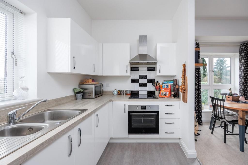 90 Bailey Place Crowborough TN61 FP Roots Property Ma