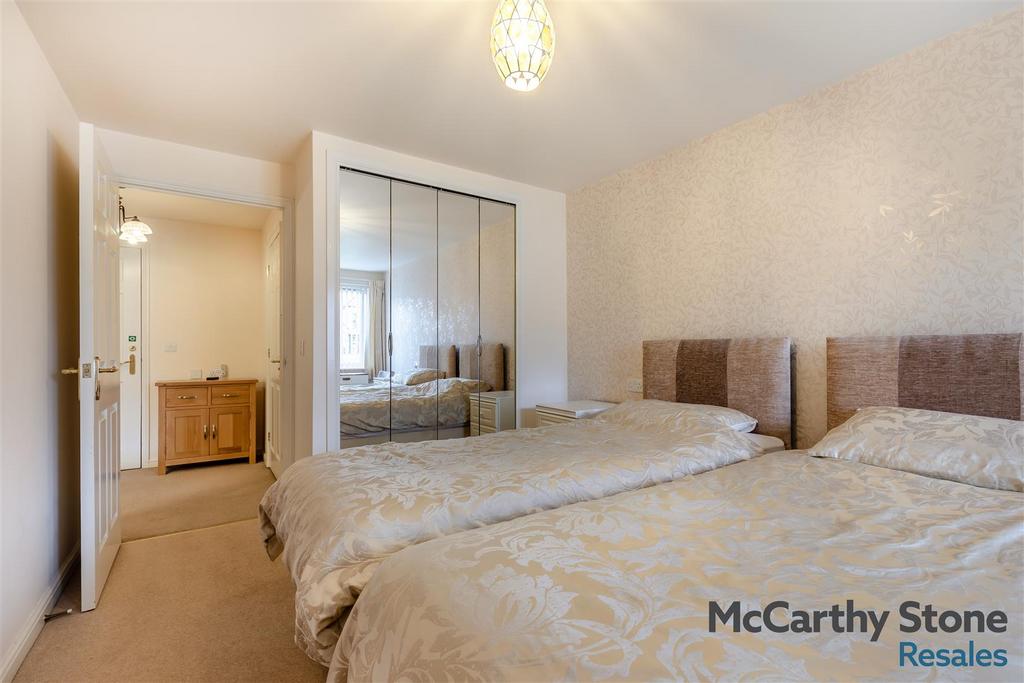 8681227-interior06.jpg