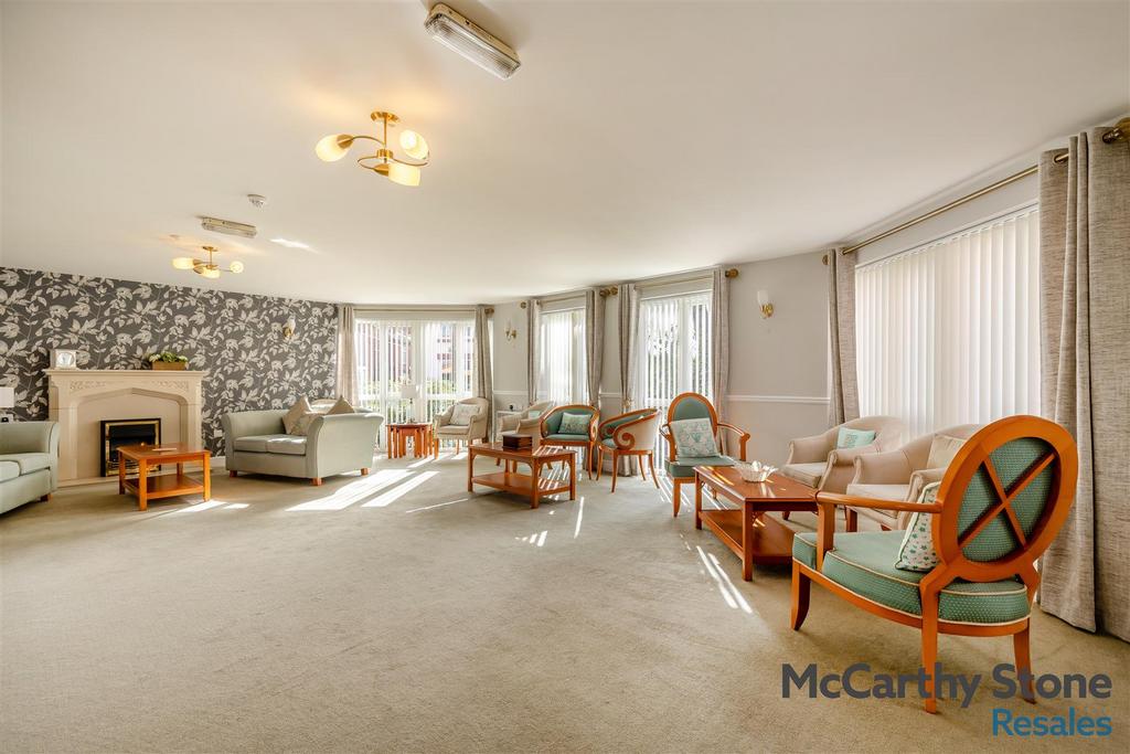 8681227-interior18.jpg