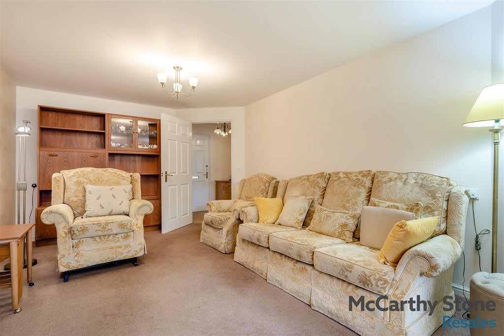 8681227-interior13.jpg