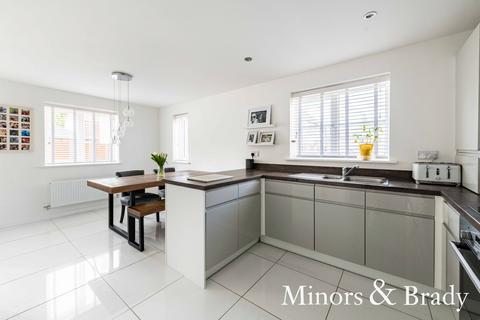 3 bedroom semi-detached house for sale, Bolton Road, Sprowston