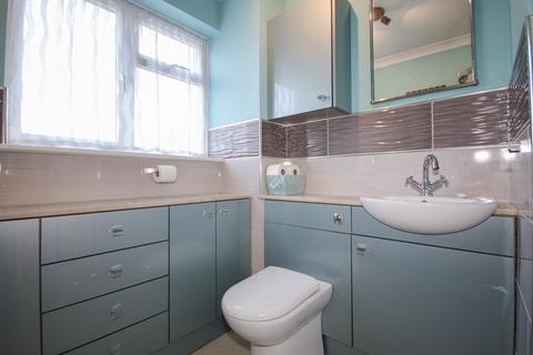 2 bedroom flat for sale, Hollybank Hill, ME10