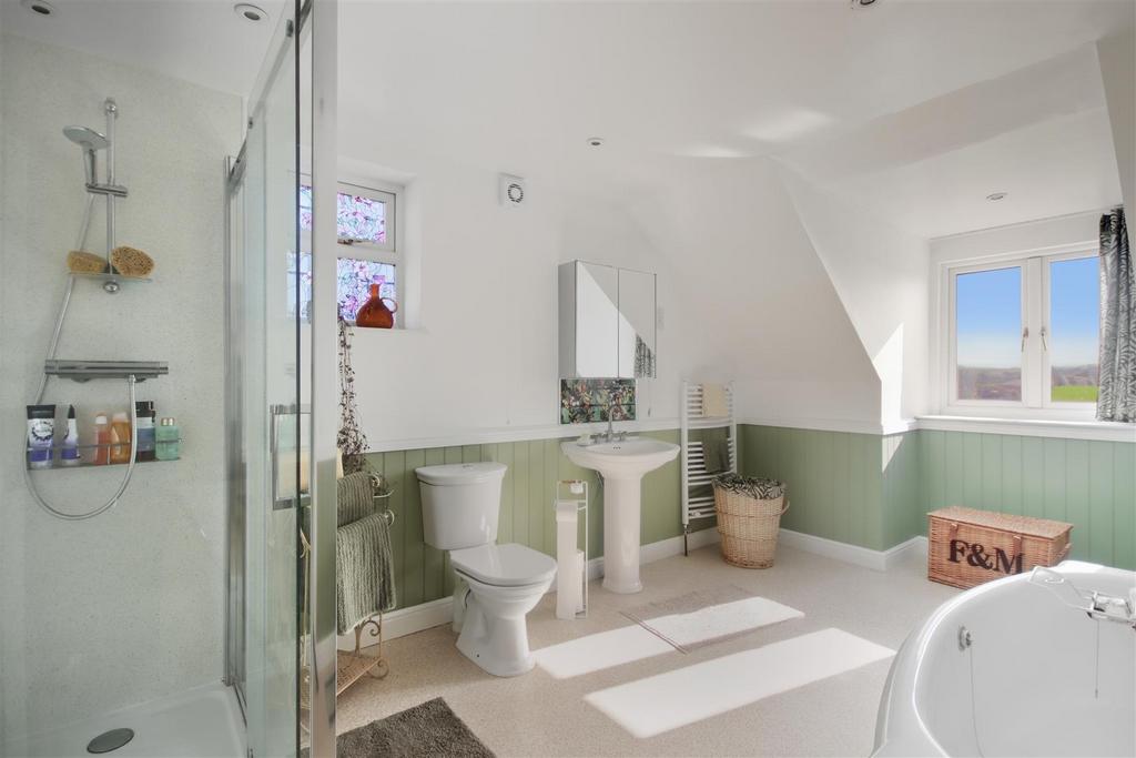 En Suite Bathroom