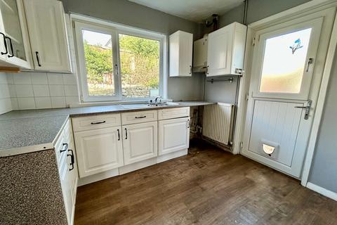 3 bedroom semi-detached house for sale, Whin Knoll Avenue, Keighley, BD21