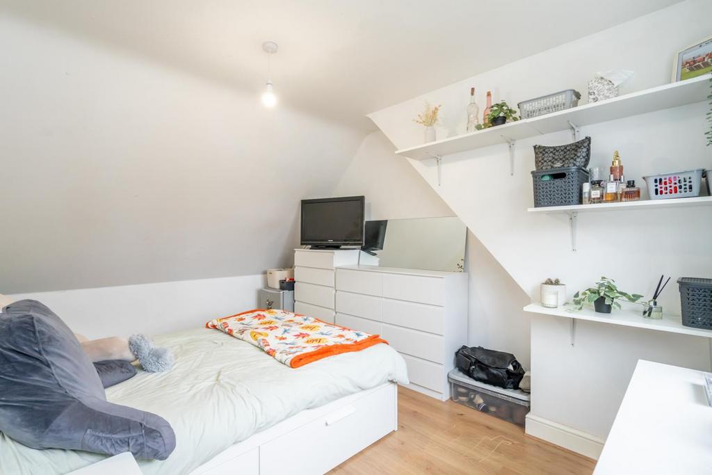 Annexe Bedroom 1.jpg