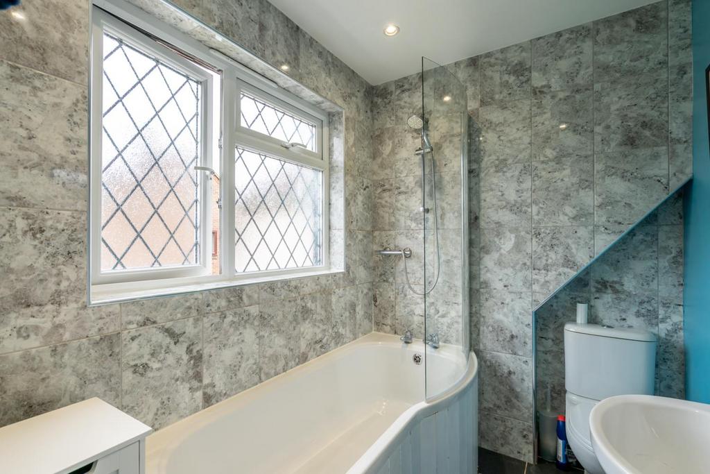 Annexe Bathroom.jpg