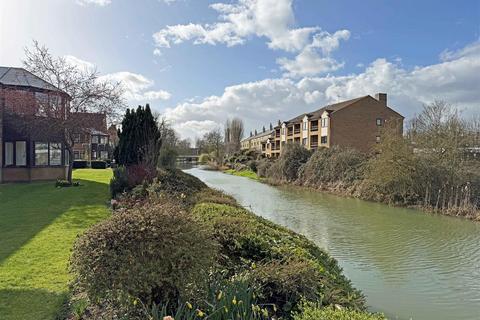 2 bedroom flat for sale, Welland Mews, Stamford