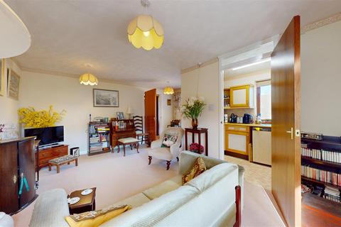 2 bedroom flat for sale, Welland Mews, Stamford