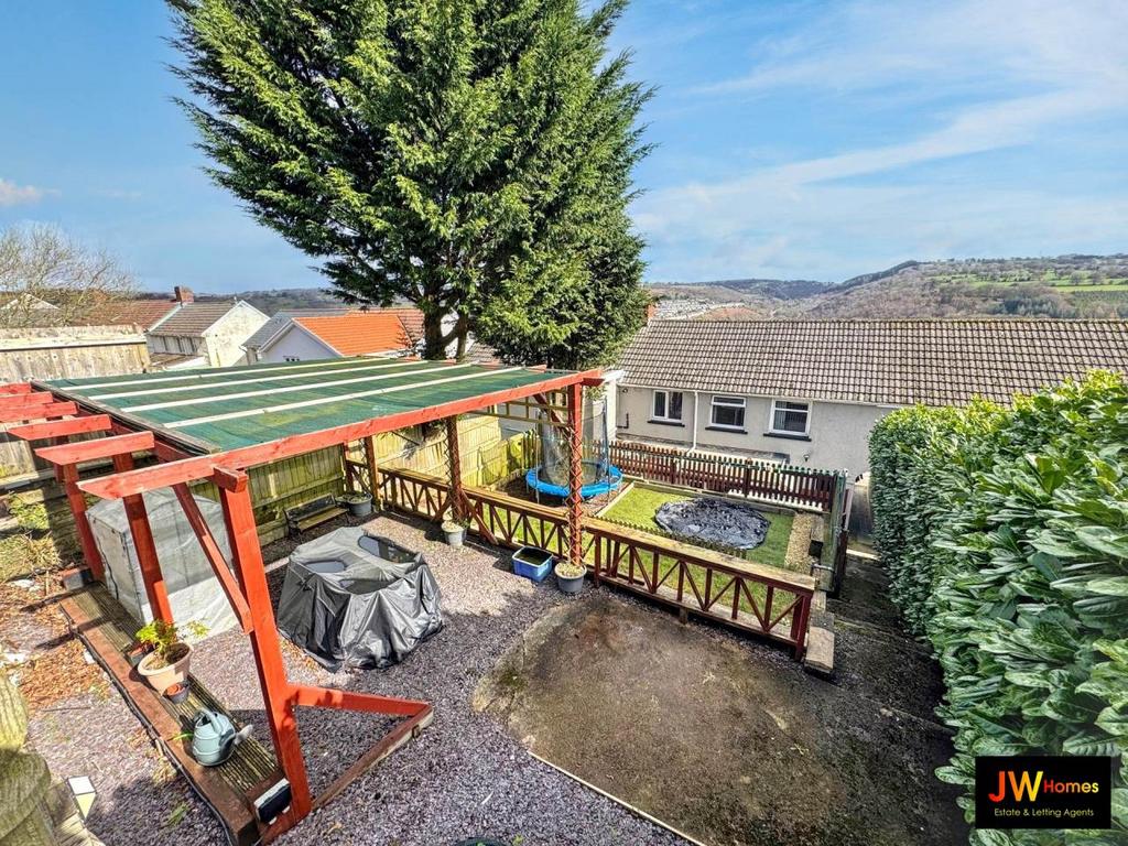 Rear garden 1 (8)