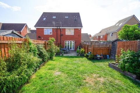 undefined, Porus Piece, Leighton Buzzard