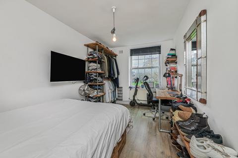 3 bedroom flat for sale, Tilson Gardens, Brixton, London, SW2