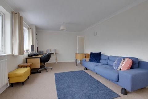 1 bedroom flat to rent, Maplin Close, London