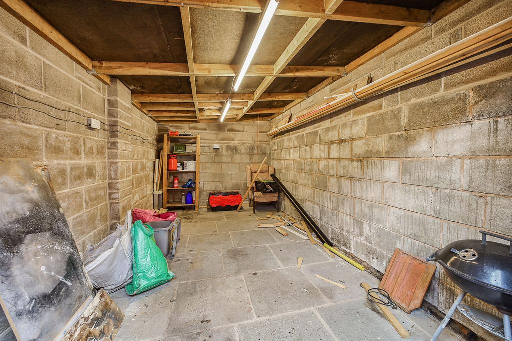 Garage/Shed