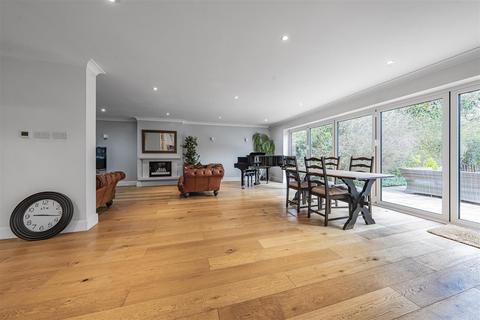 4 bedroom detached house for sale, Hazel Road, Park Street, St. Albans