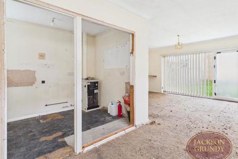 2 bedroom detached house for sale, Hesketh Road, Yardley Gobion, Towcester, Northamptonshire, NN12 7TX