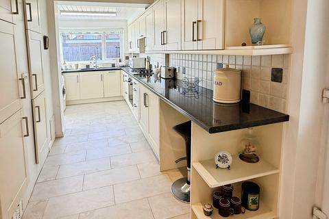 2 bedroom detached bungalow for sale, Coombe Rise, Oadby, Leicester, LE2