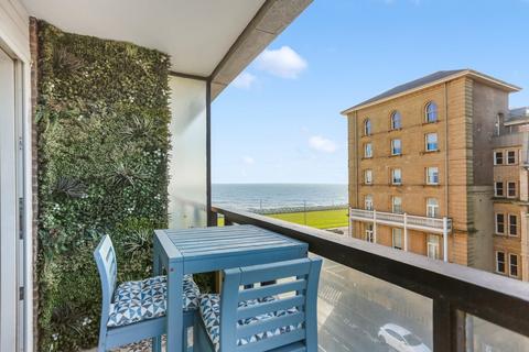 2 bedroom flat for sale, Queens Gardens, Hove, BN3