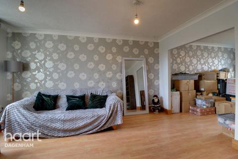 3 bedroom flat for sale, Stour Road, Dagenham