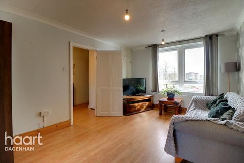 3 bedroom flat for sale, Stour Road, Dagenham