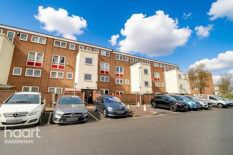 3 bedroom flat for sale, Stour Road, Dagenham