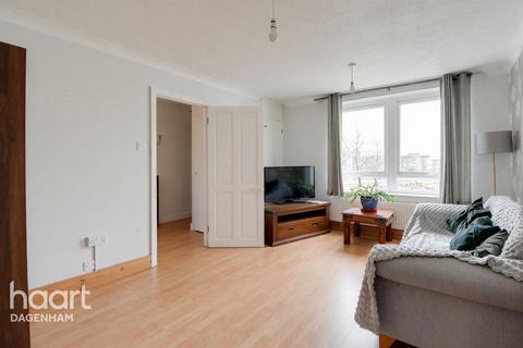 3 bedroom flat for sale, Stour Road, Dagenham