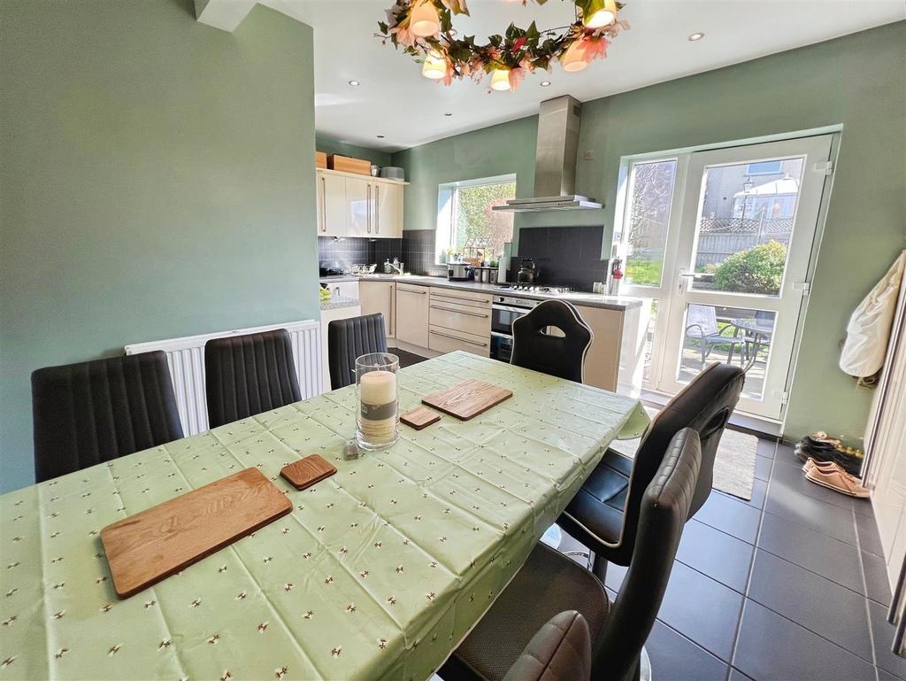Dining Kitchen