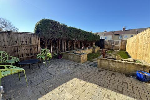 undefined, Groves Street, Swindon SN2