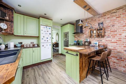 3 bedroom end of terrace house for sale, Coronation cottages, Crowborough