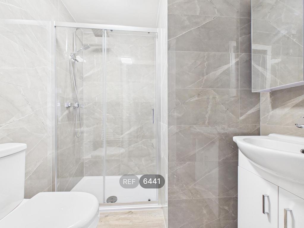 En suite bathroom