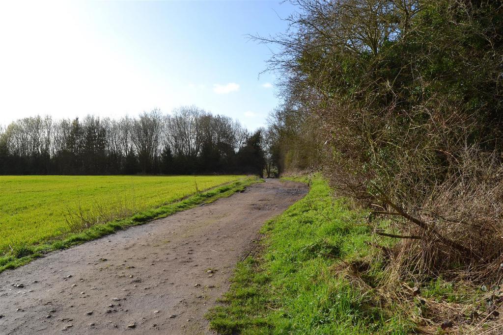Access right of way 2.JPG