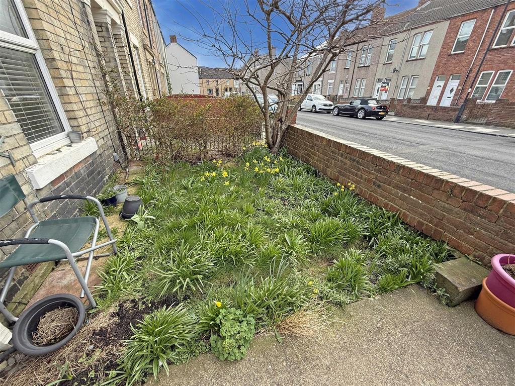 Front Garden.jpg