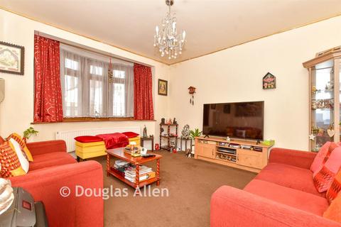 4 bedroom terraced house for sale, Ashurst Drive, Ilford, Essex