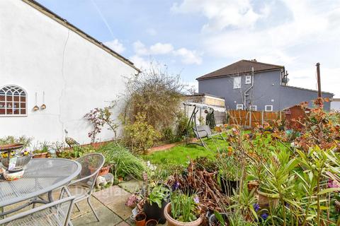 4 bedroom terraced house for sale, Ashurst Drive, Ilford IG2