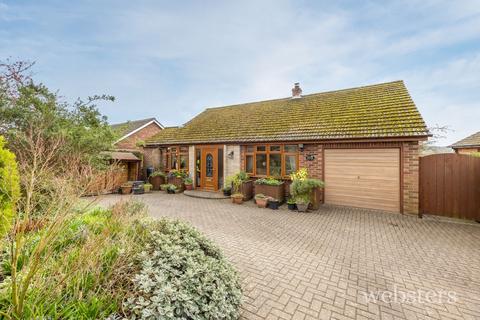 2 bedroom detached bungalow for sale, Taverham Road, Norwich NR8