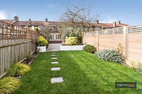 4 bedroom house to rent, Milfoil Street, Shepherds Bush, W12