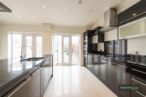 4 bedroom house to rent, Milfoil Street, Shepherds Bush, W12