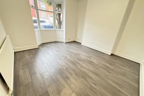 3 bedroom house to rent, Charlotte Street, RUGBY