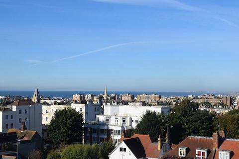 Studio to rent, Furze Croft, Furze Hill, Hove, BN3 1PD.