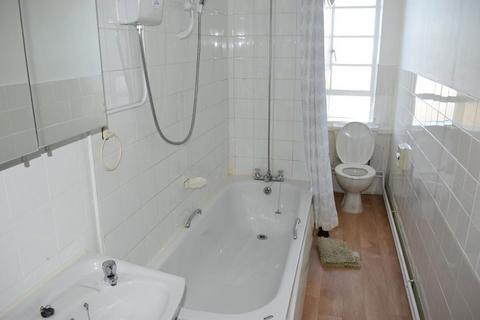 Studio to rent, Furze Croft, Furze Hill, Hove, BN3 1PD.
