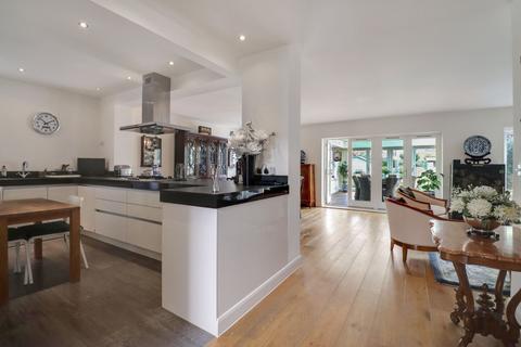 undefined, Pemberton Road, East Molesey, KT8