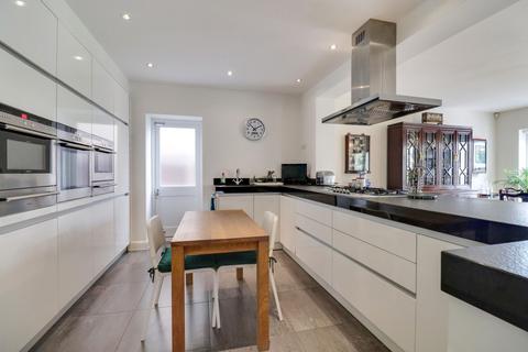 undefined, Pemberton Road, East Molesey, KT8