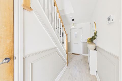 3 bedroom end of terrace house for sale, Cranswick, Whickham Highway, NE11