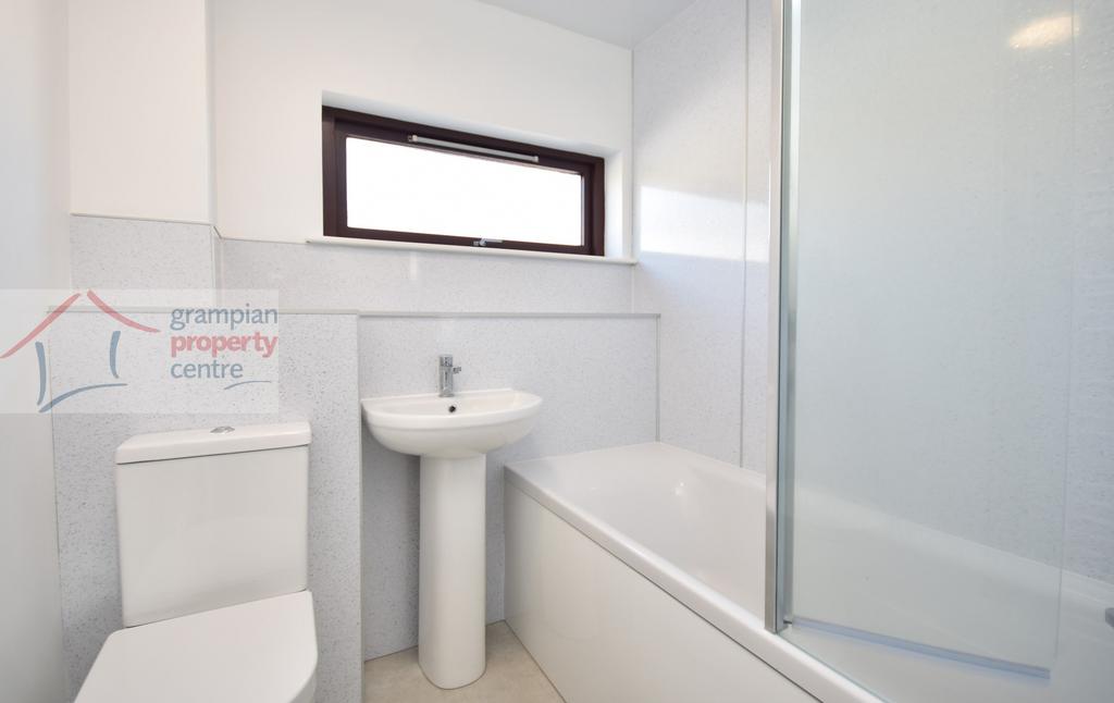 Bathroom .JPG